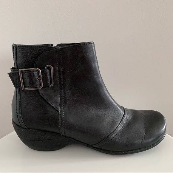 Hush Puppies Kana - Black Leather Waterproof Insulated Ankle Boots - Size 8.5M - Picture 1 of 14